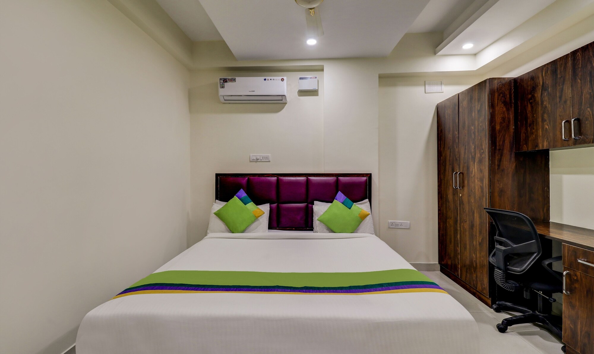 غرفة ديلوكس بسرير كينج، Oyo 11387 Hotel Kozy Rooms 2/3