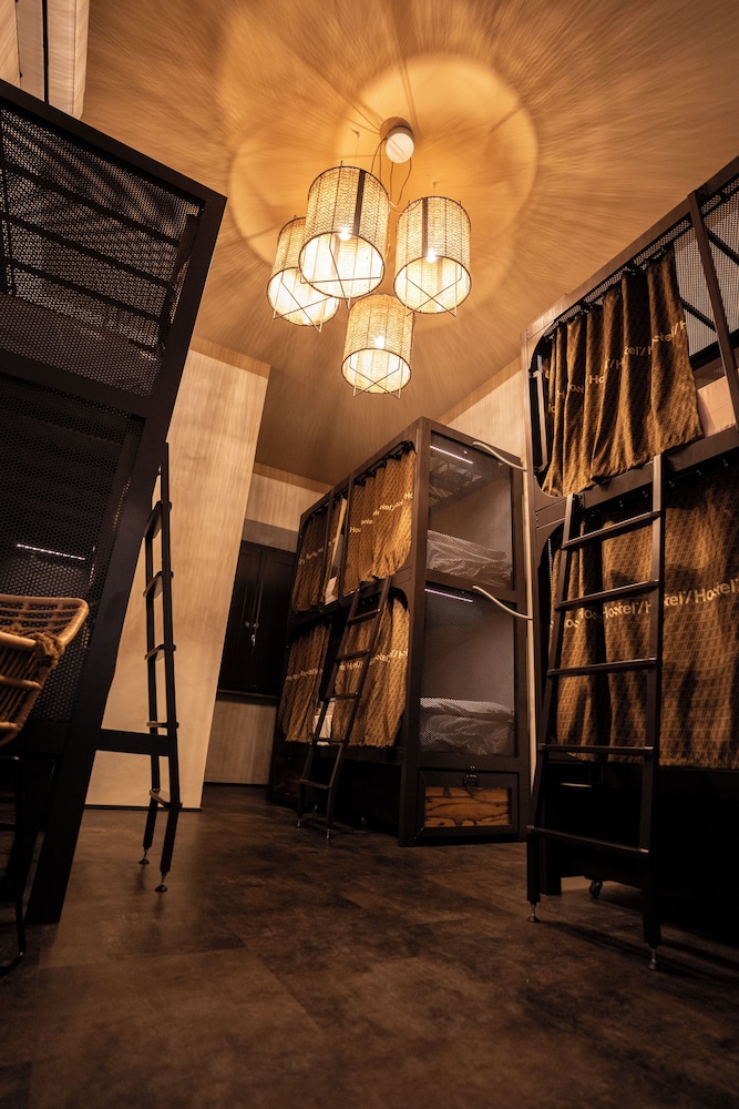 Hostel 7 Santi 37/50