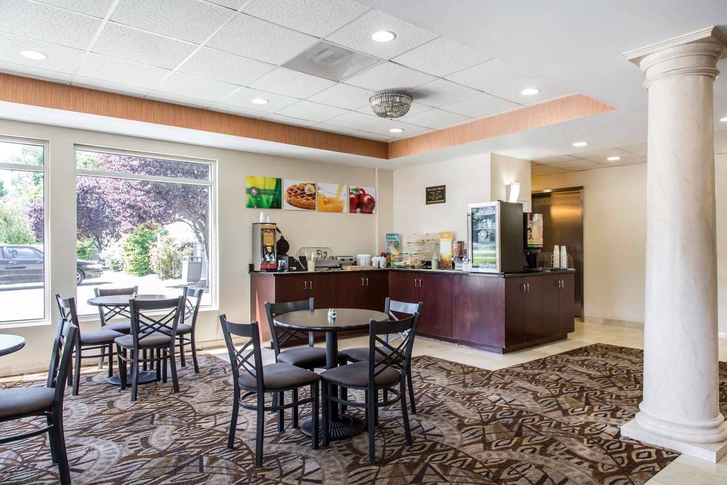Quality Inn and Suites Danbury Near University 40/44