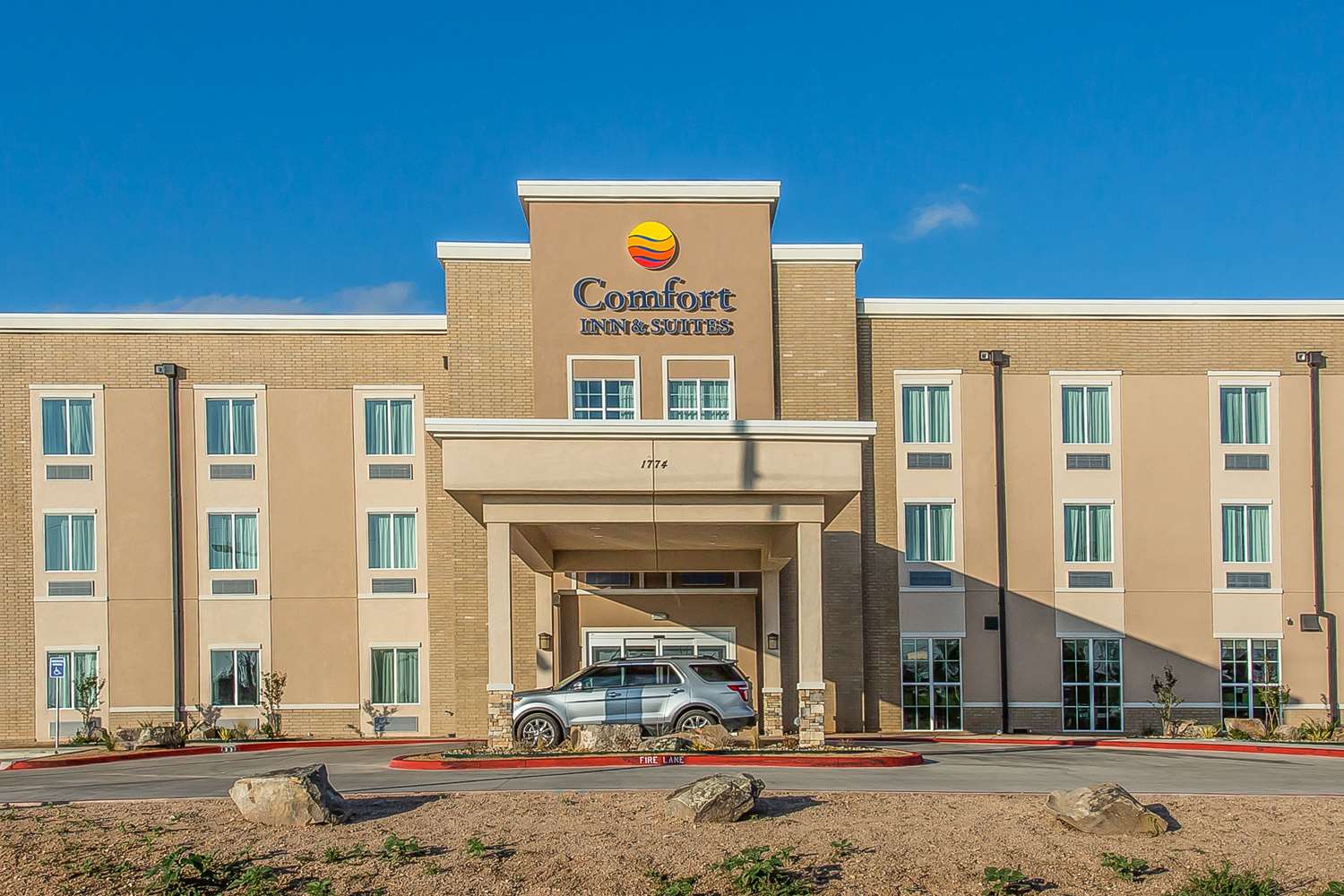 Comfort Inn & Suites Snyder 14/15