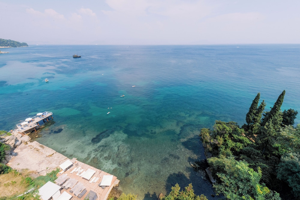 Ray Hotel Corfu 35/50