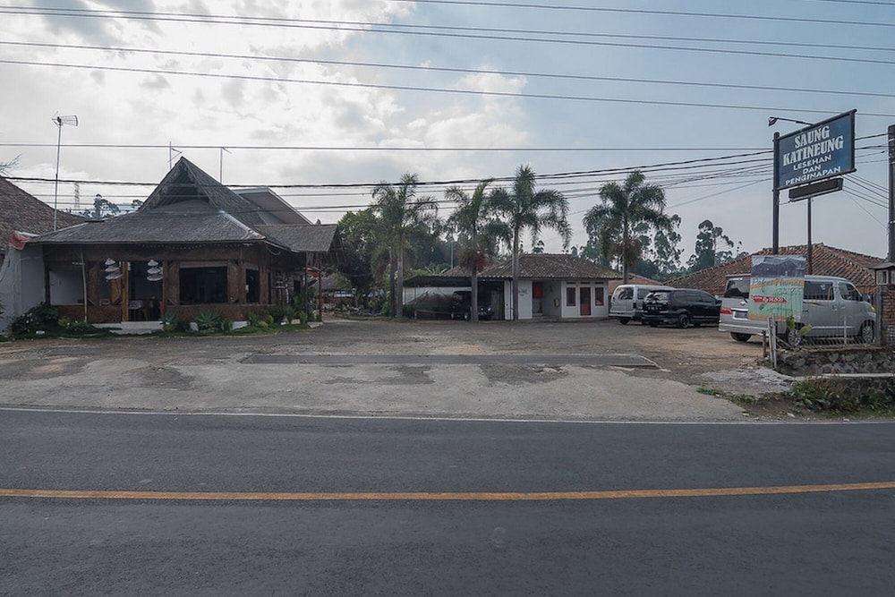 Reddoorz Near Happy Farm Ciwidey 2/16