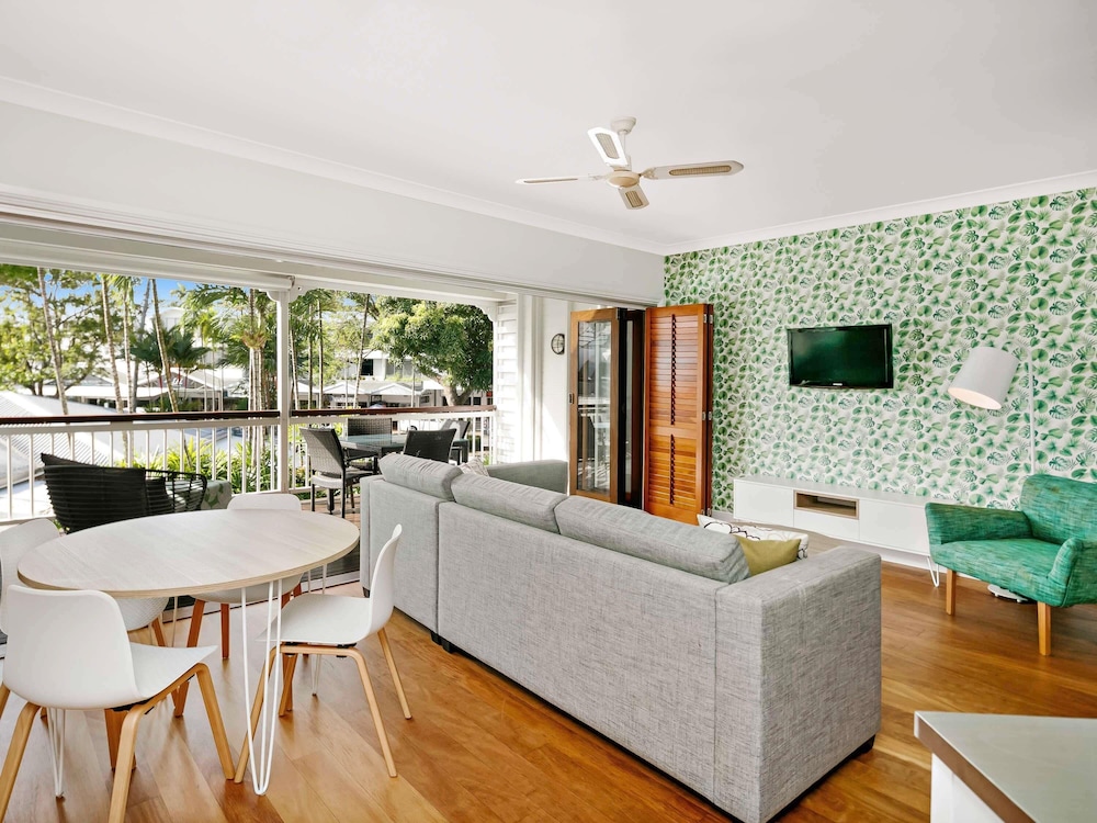 Mantra on the Inlet Port Douglas 27/50