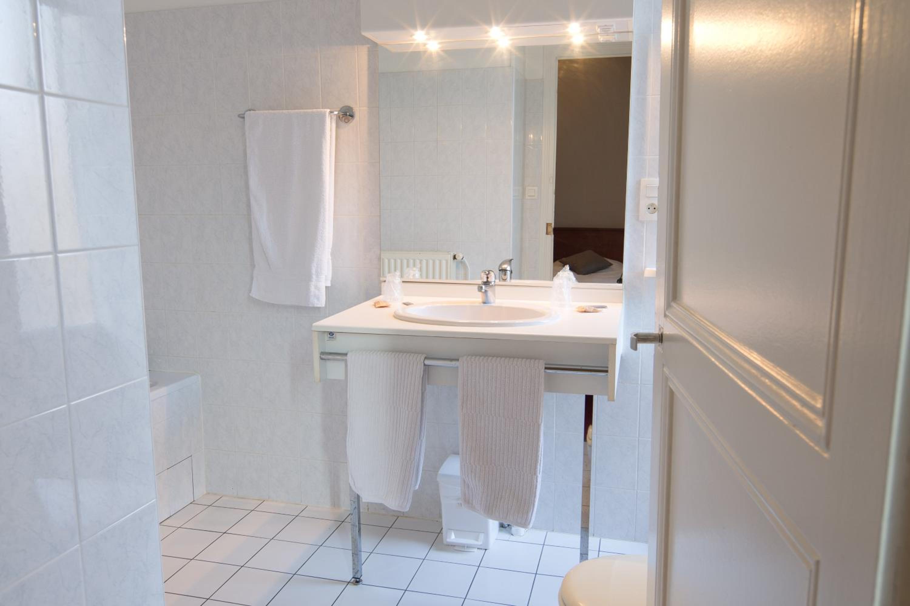 غرفة بسريرين منفصلين، COMFORT HOTEL ACTUEL CHAMBERY CENTRE 8/10