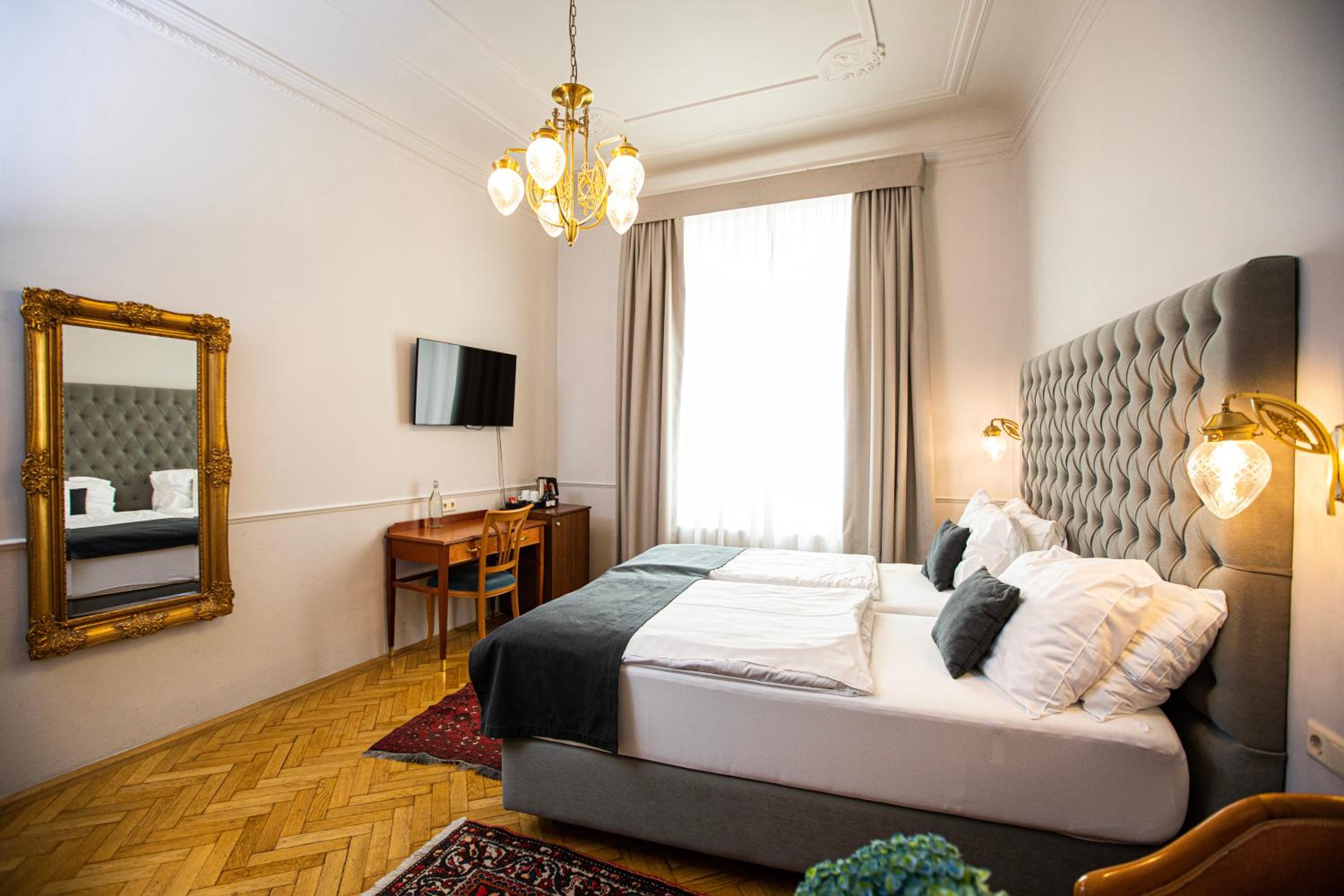 Semi Room, Semi Double Bed
