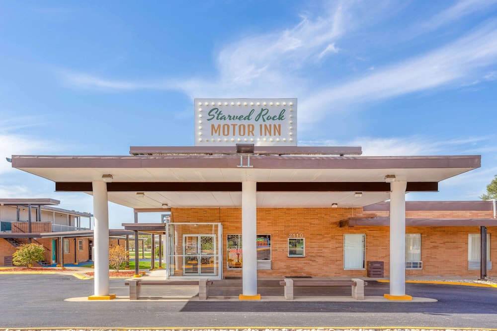 Starved Rock Motor Inn 1/46