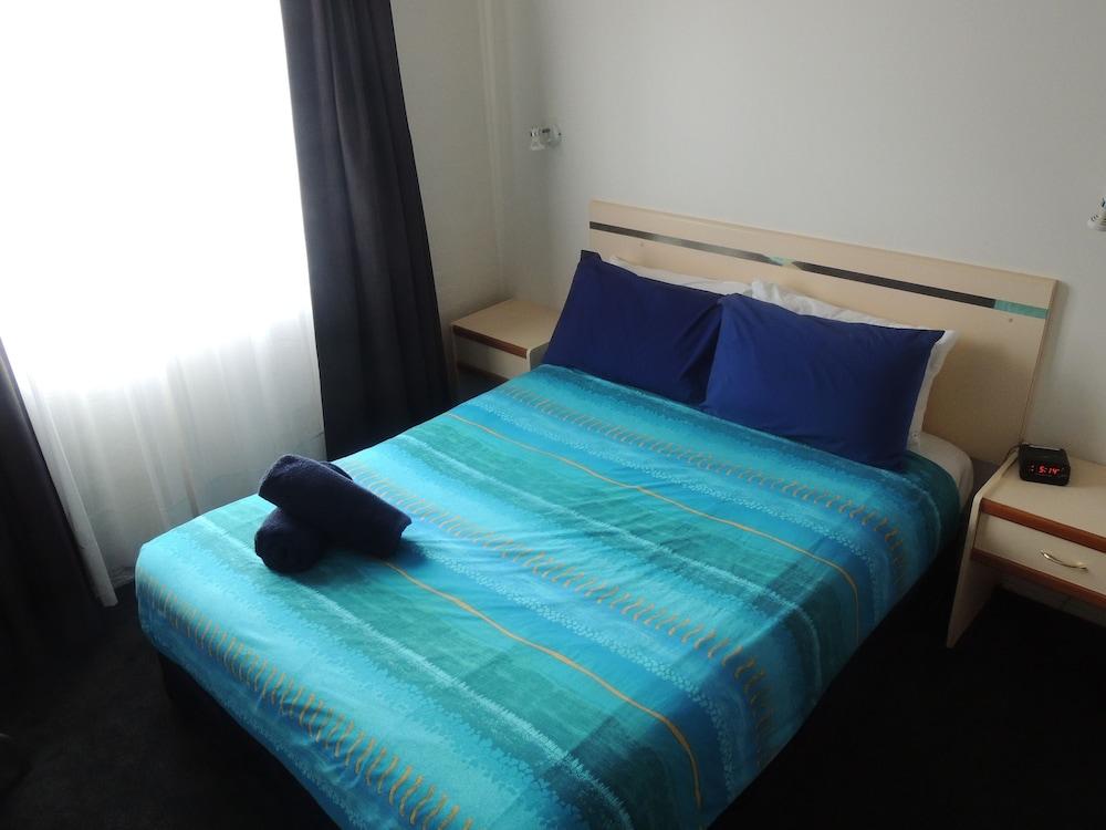 2 Bedrooms, Suite, Balcony