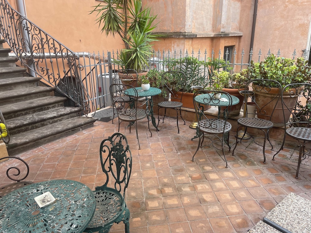 Fontana Hotel Rome 44/59
