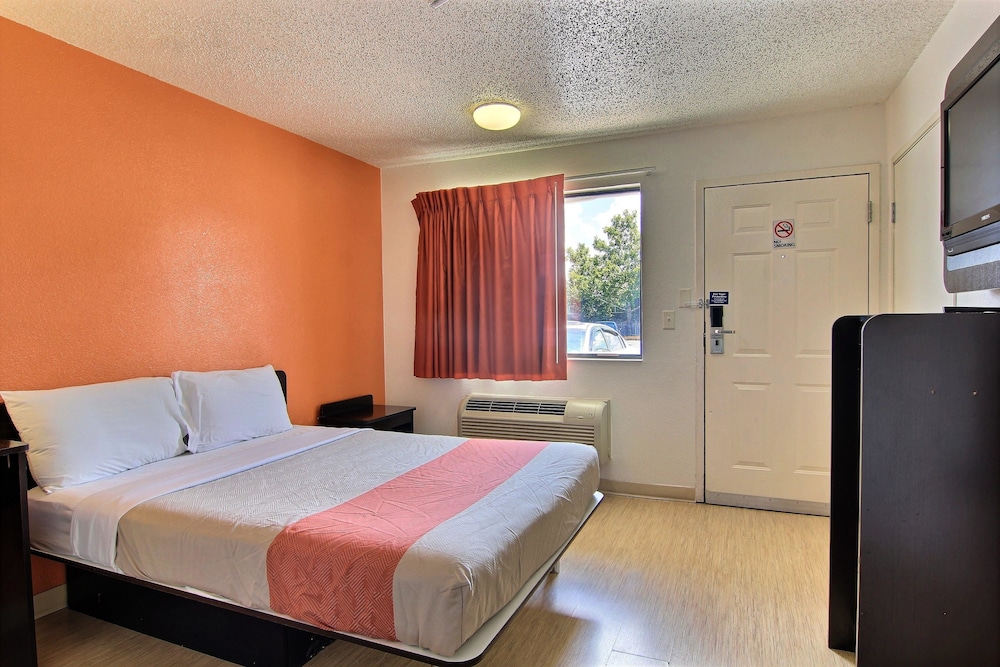 Motel6 Austin, TX 25/51