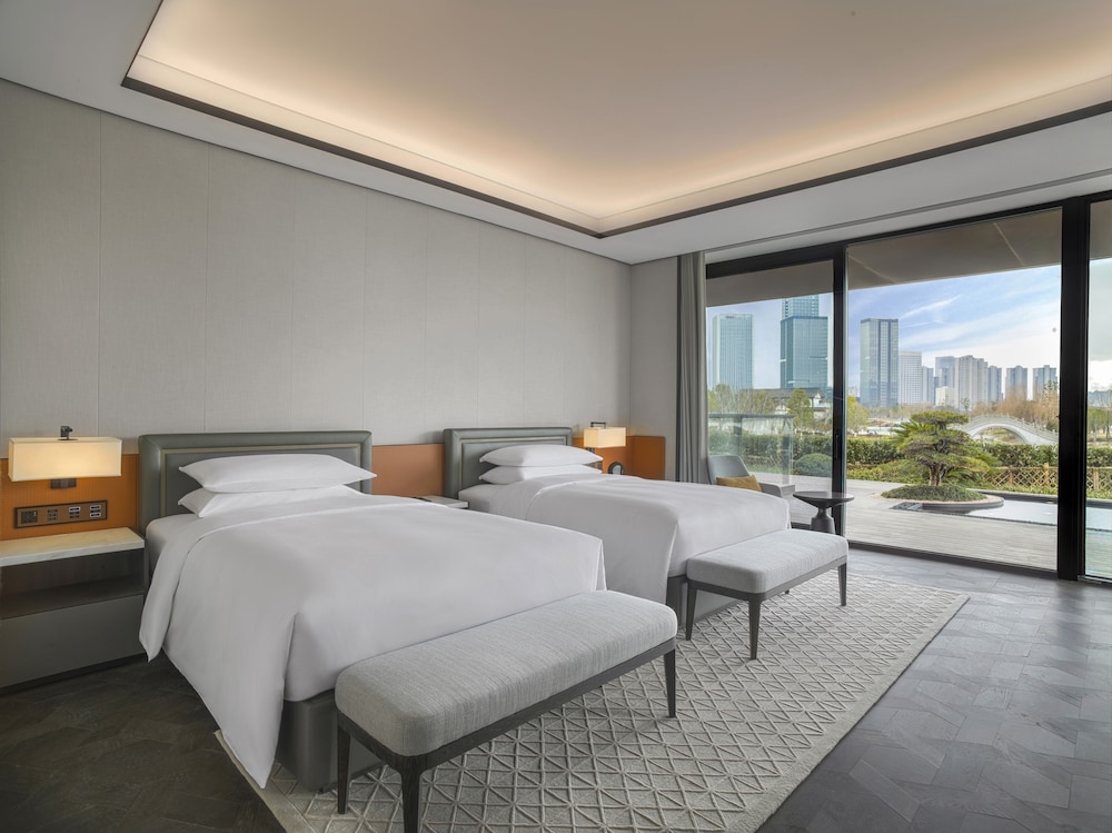 Sheraton Ninghai 18/60