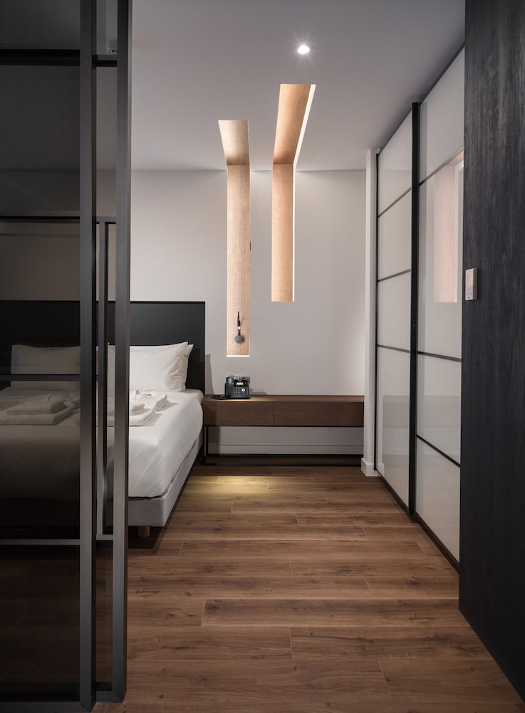 Ivis 4 Hotel 16/56