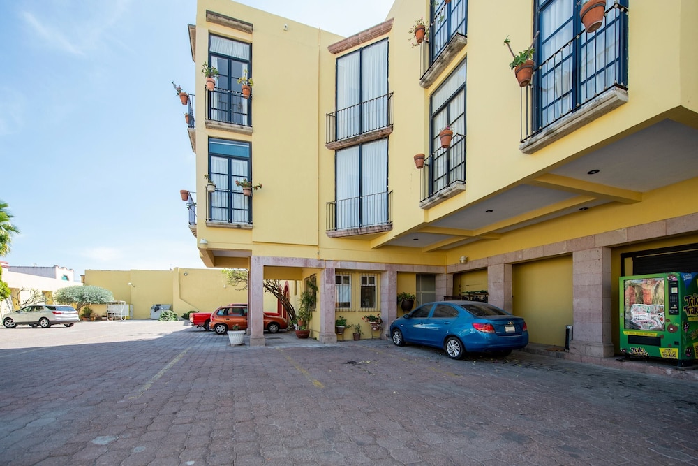 Hotel Senorial 38/50