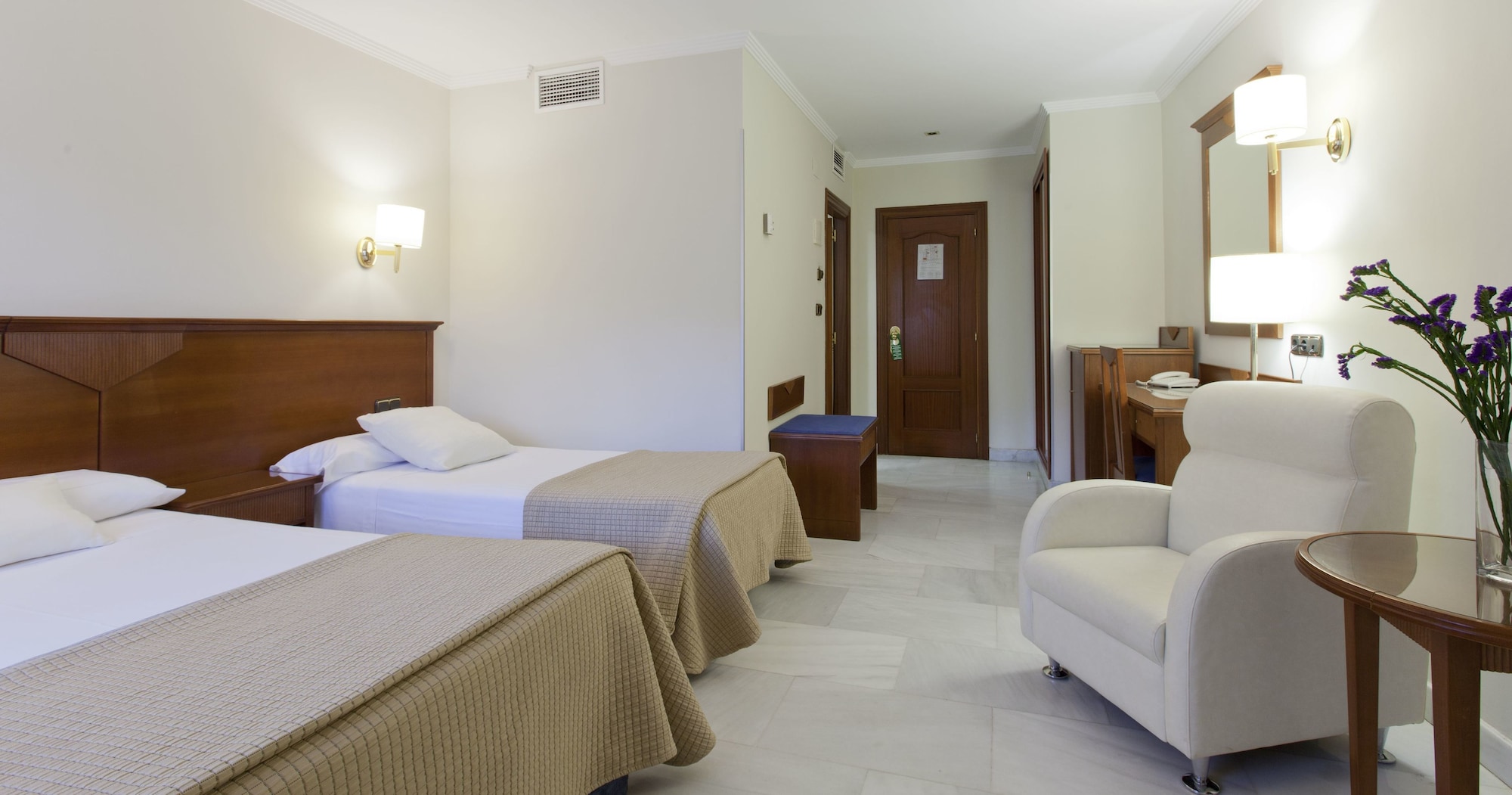 ROOM, TRIPLE