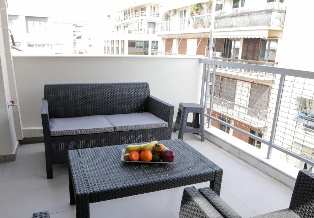 V36 Suites 8/20