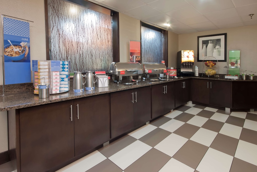 Hampton Inn Indianapolis-N.E./Castleton 37/42