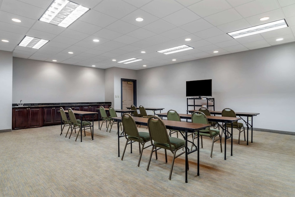 Comfort Inn and Suites Calhoun South 45/58