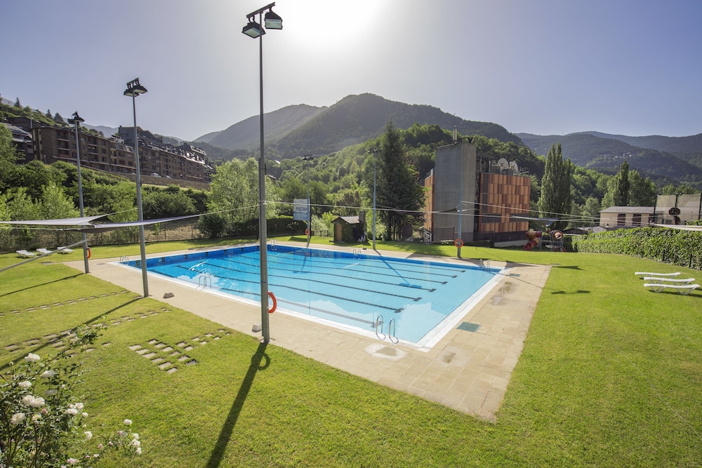 Marco Polo Hotel 61/64