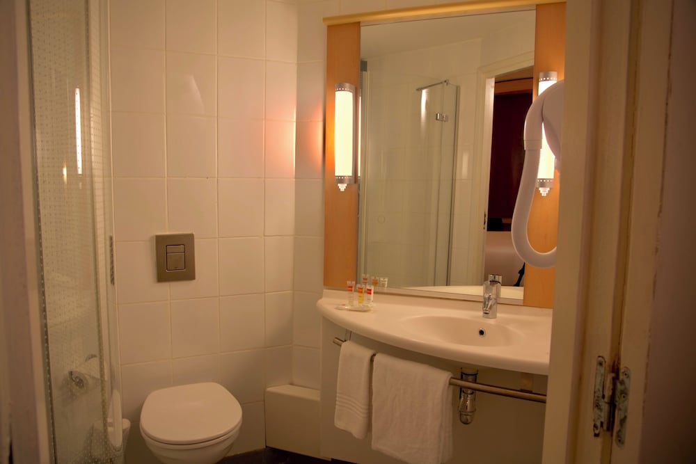 Ibis Lagos Ikeja 74/74