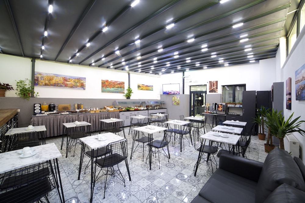 Almina Inn Hotel 35/50