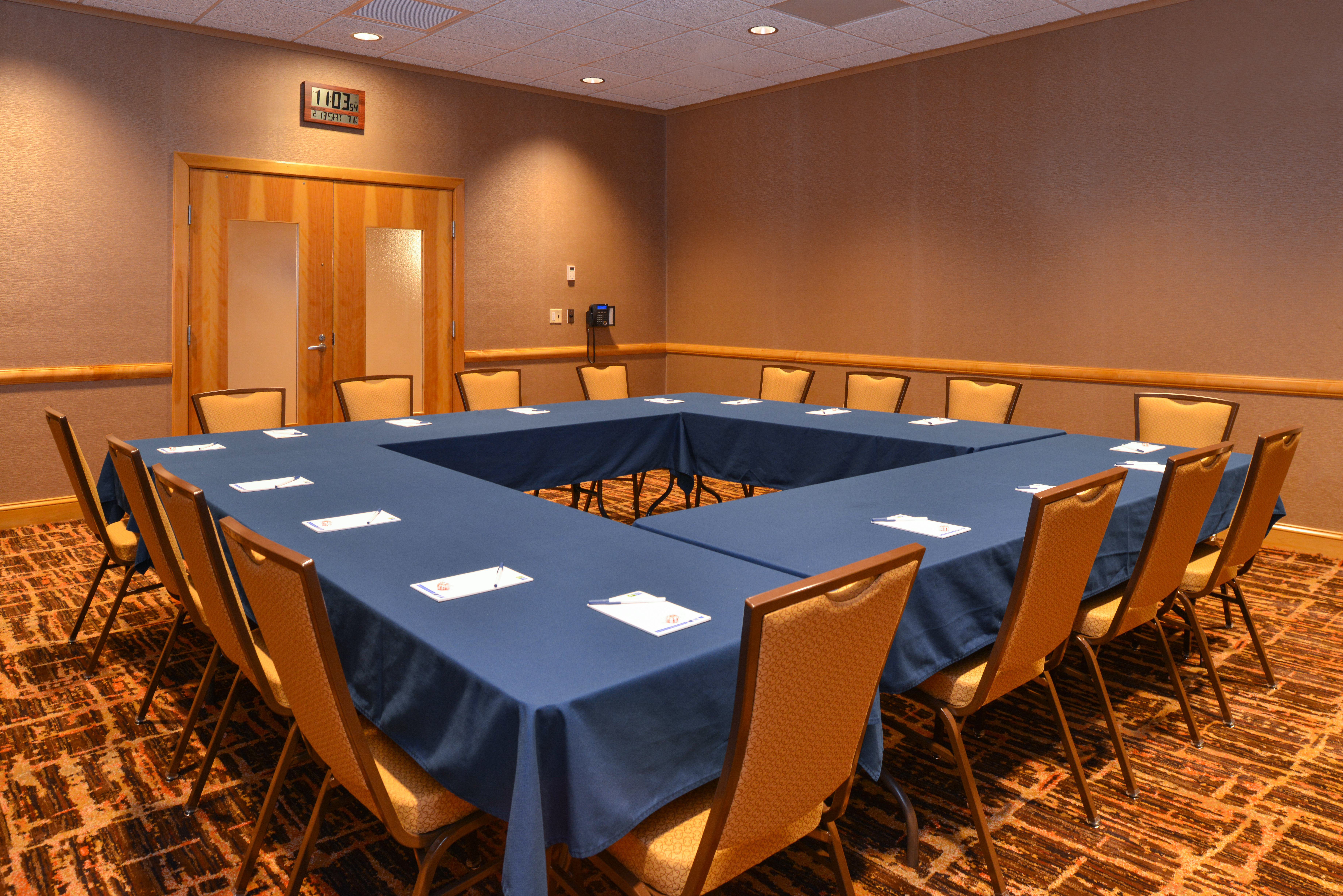 Holiday Inn Express Breezewood 60/67
