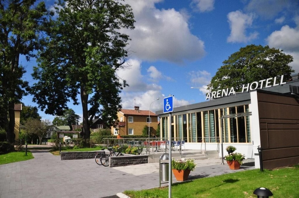Arena Hotell 49/53