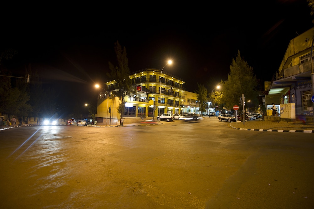 Gloria Hotel 5/35