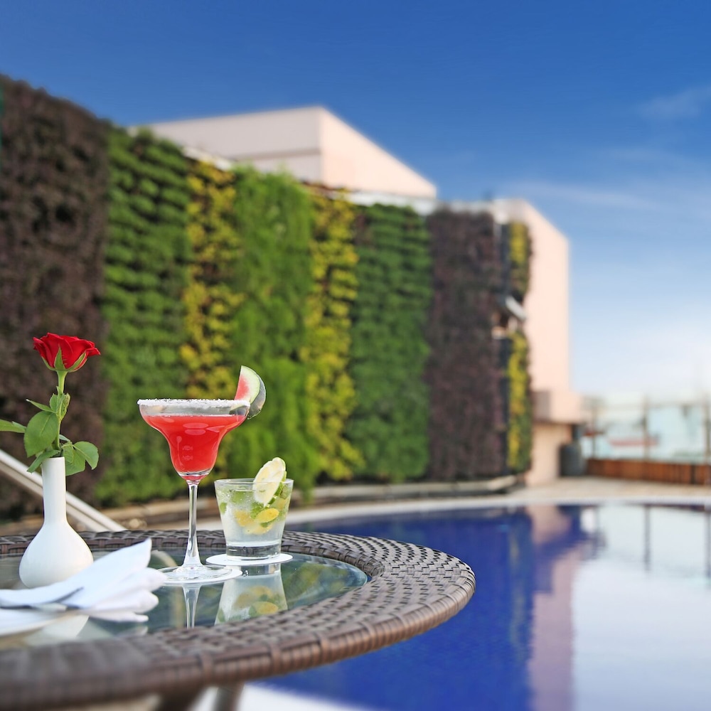 GOLDEN TULIP JAIPUR 22/50
