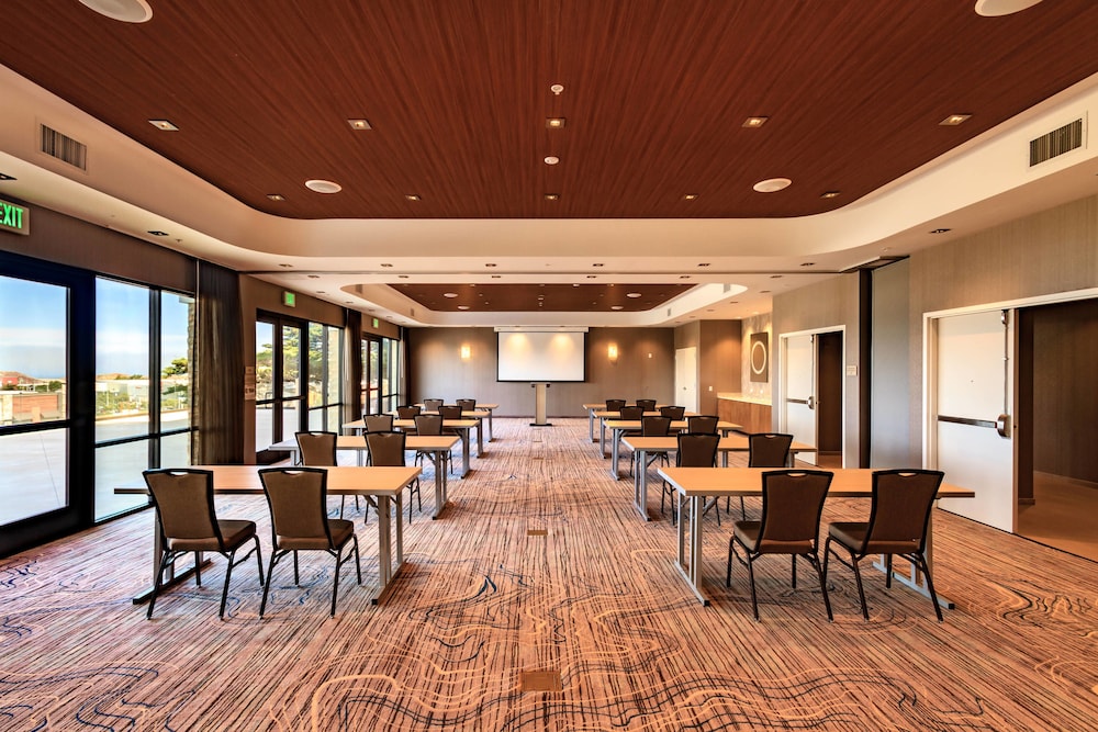 Springhill Suites By Marriott the Dunes On Monterey Bay 34/49