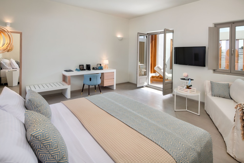 DELUXE, DOUBLE BED, PRIVATE POOL