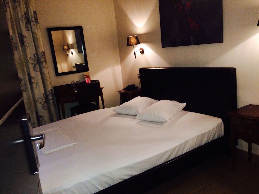 Olympic Hotel 17/50