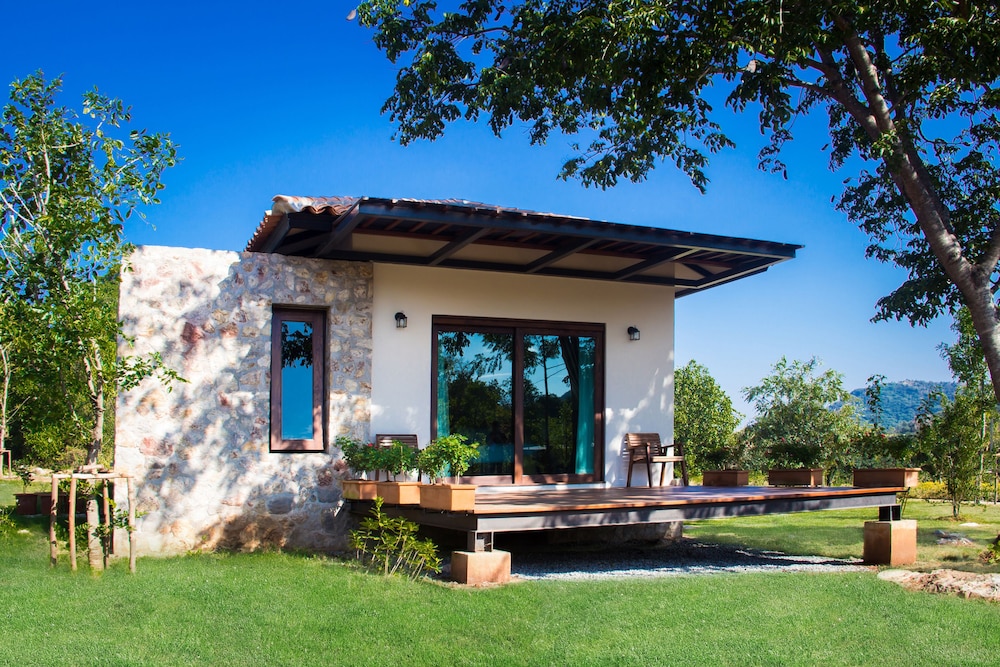 Mela Garden Retreat Cottage 10/75