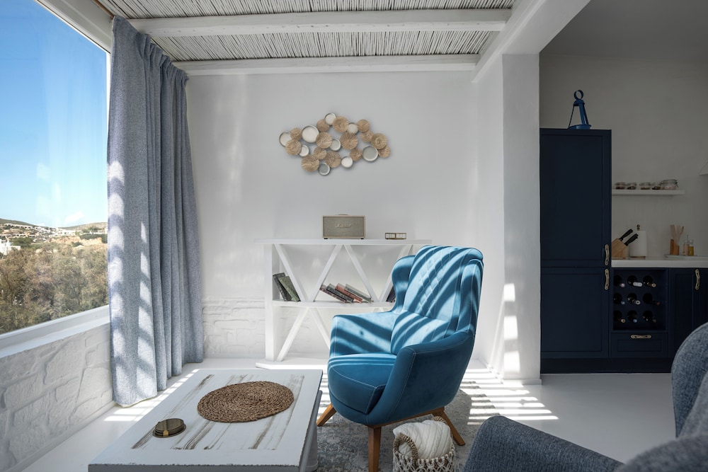 Krios Luxury Suites 6/50