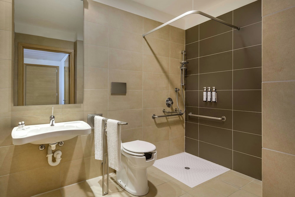 AC Hotel by Marriott Milan Sesto 63/63