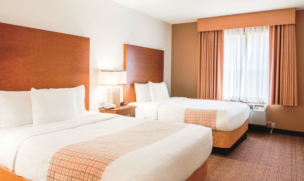La Quinta Inn & Suites by Wyndham Bannockburn-Deerfield 6/56