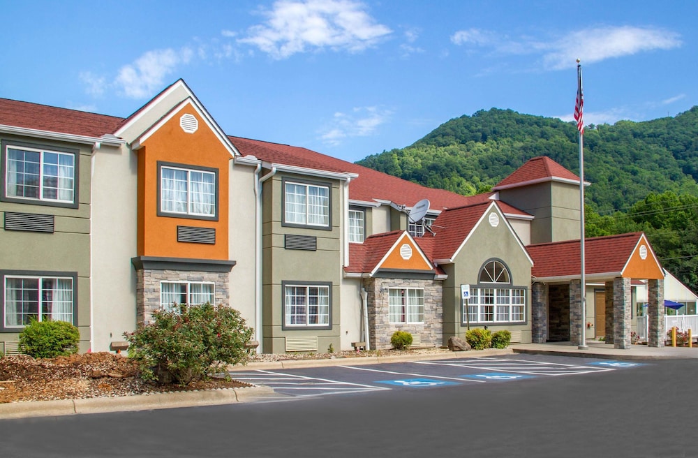 Quality Inn & Suites Maggie Valley - Cherokee Area 4/59