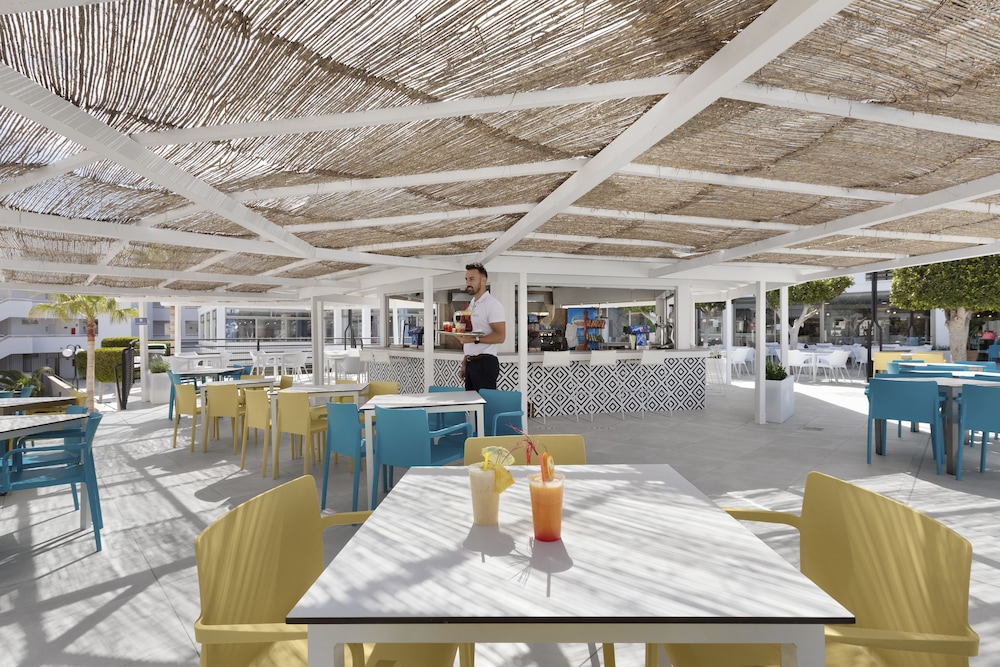 Palmanova Suites by TRH 35/46