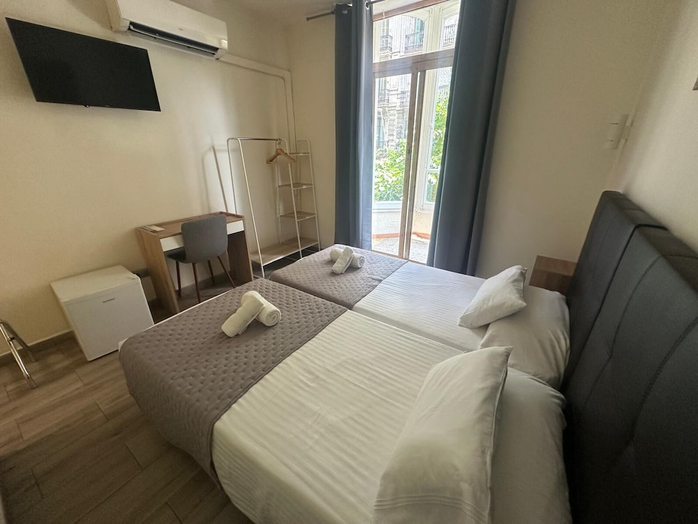 Hostal Balmes Centro 24/50