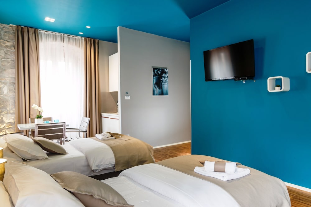 Riva Luxury Rooms 44/79