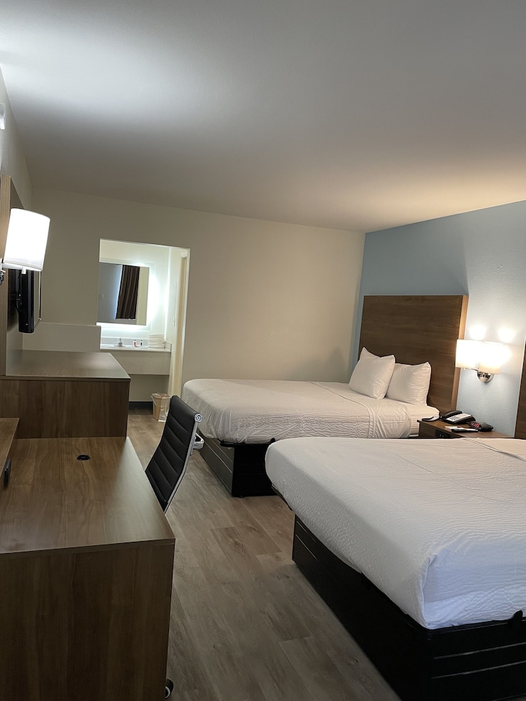 Baymont by Wyndham Biloxi Ocean Springs 20/60