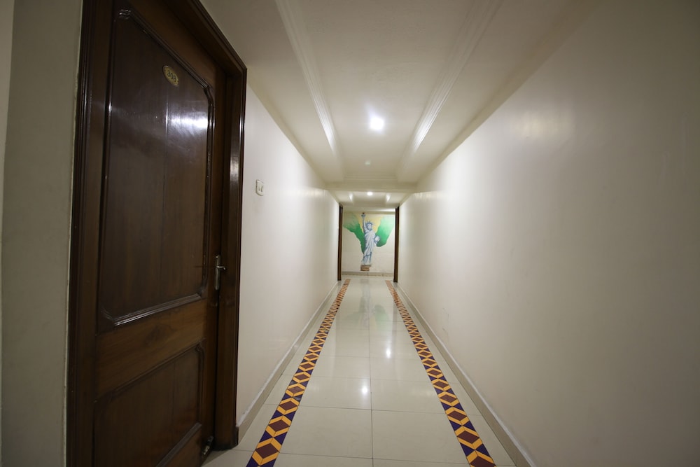 HOTEL GRAND ARJUN 28/50