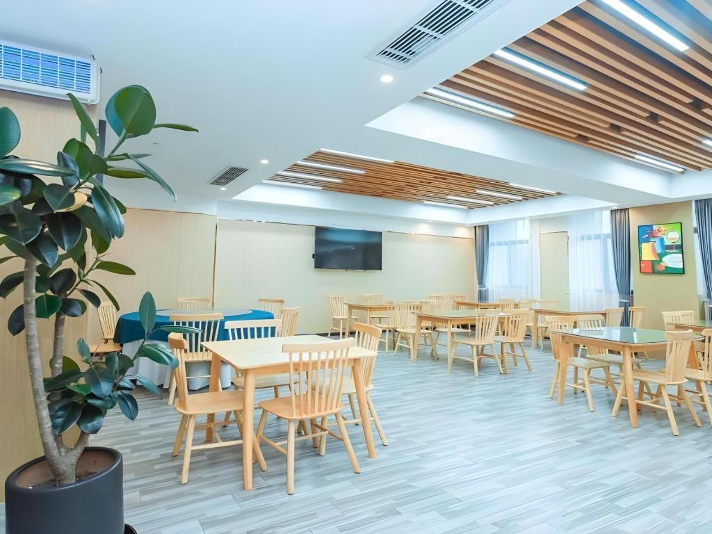 Gya Yangzhou Economic Development Zone Yangzi Jiang South Road Gaomin Temple Hotel 40/49