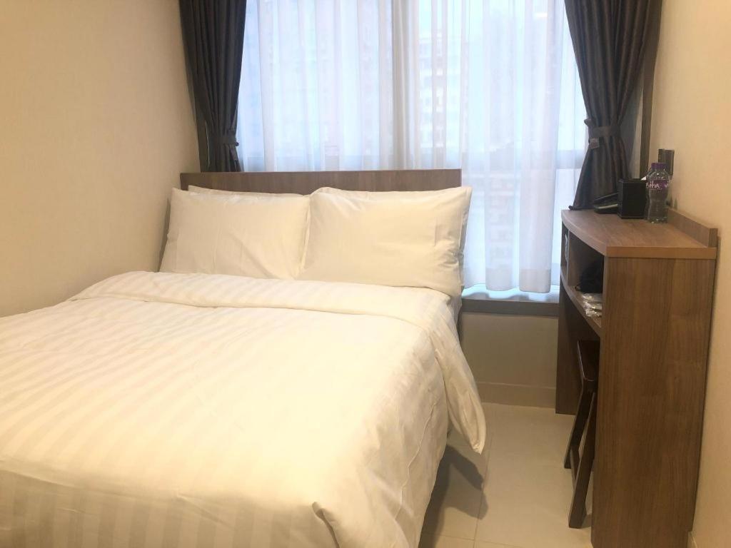 WE Hotel Kowloon 22/44