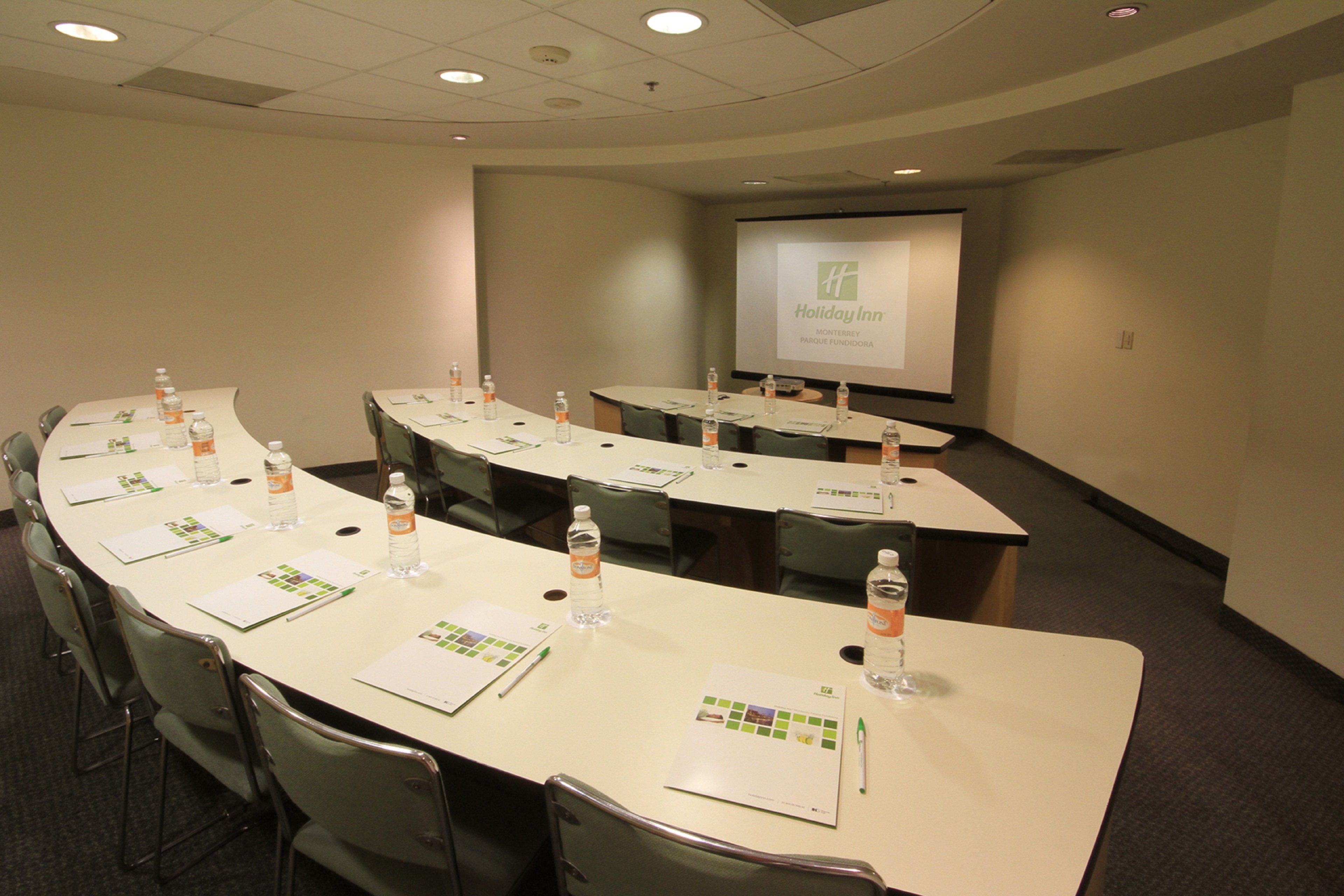 Holiday Inn Monterrey Parque Fundidora 63/78