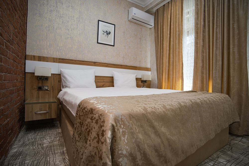 Lakeside Hotel & Spa 6/33
