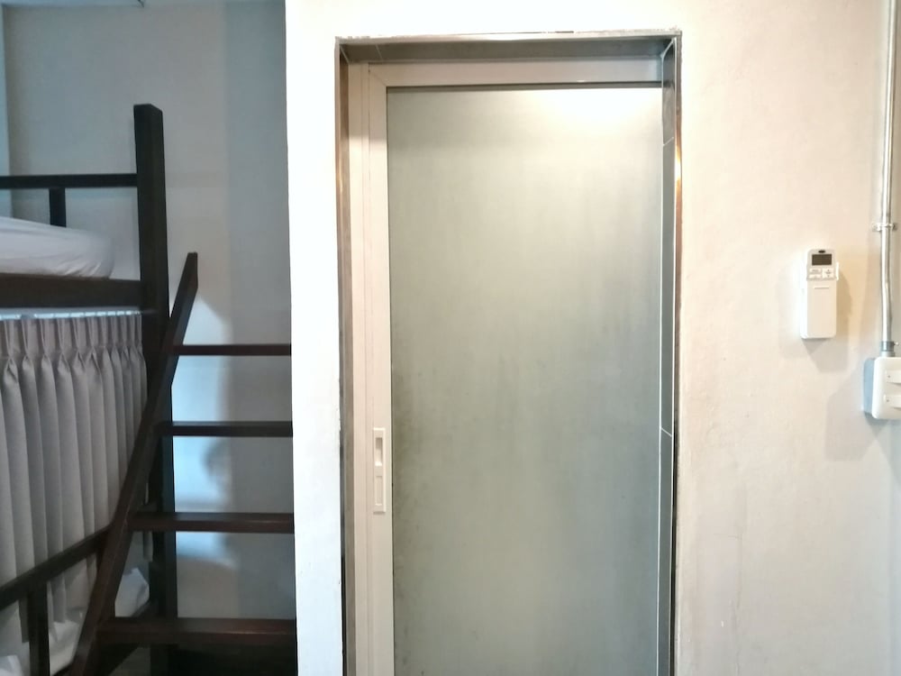 Female Dorm, Female Only, Classic, 2 Bunk Beds, Phobphanhostel 6/6