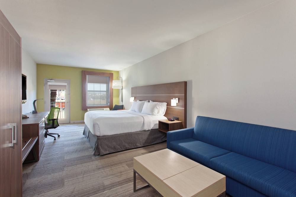 Suite, Multiple Beds, Bathtub, Accessible