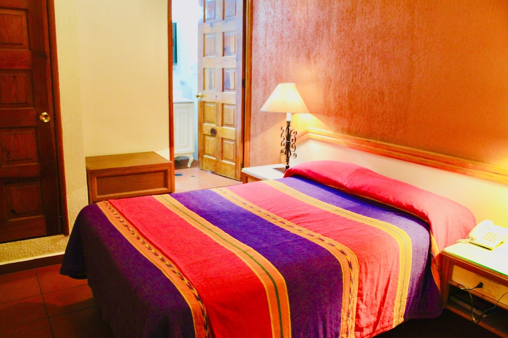 Hotel La Parroquia 30/82