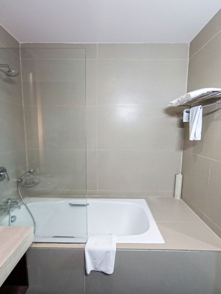 Swiss-Belhotel Ambon 14/69
