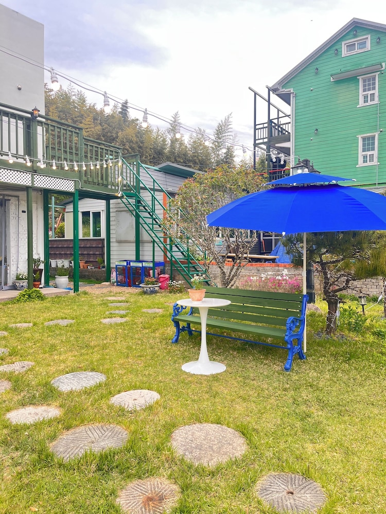 Bellus Rose Pension Hotel 58/64