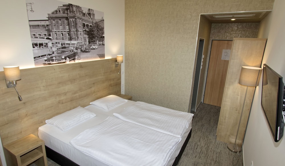 City Hotel Ring 11/36